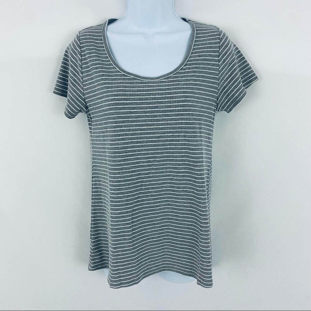 LulaRoe Classic Tee Size X-Small